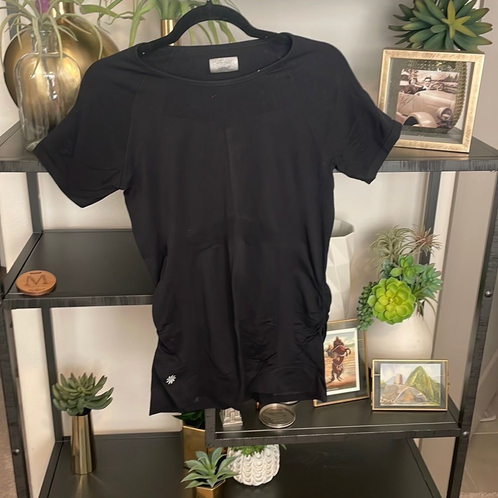 EUC Athleta Short Sleeve Shirt